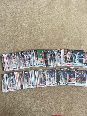 Topps 2019 Baseball Cards - approx 200 cards